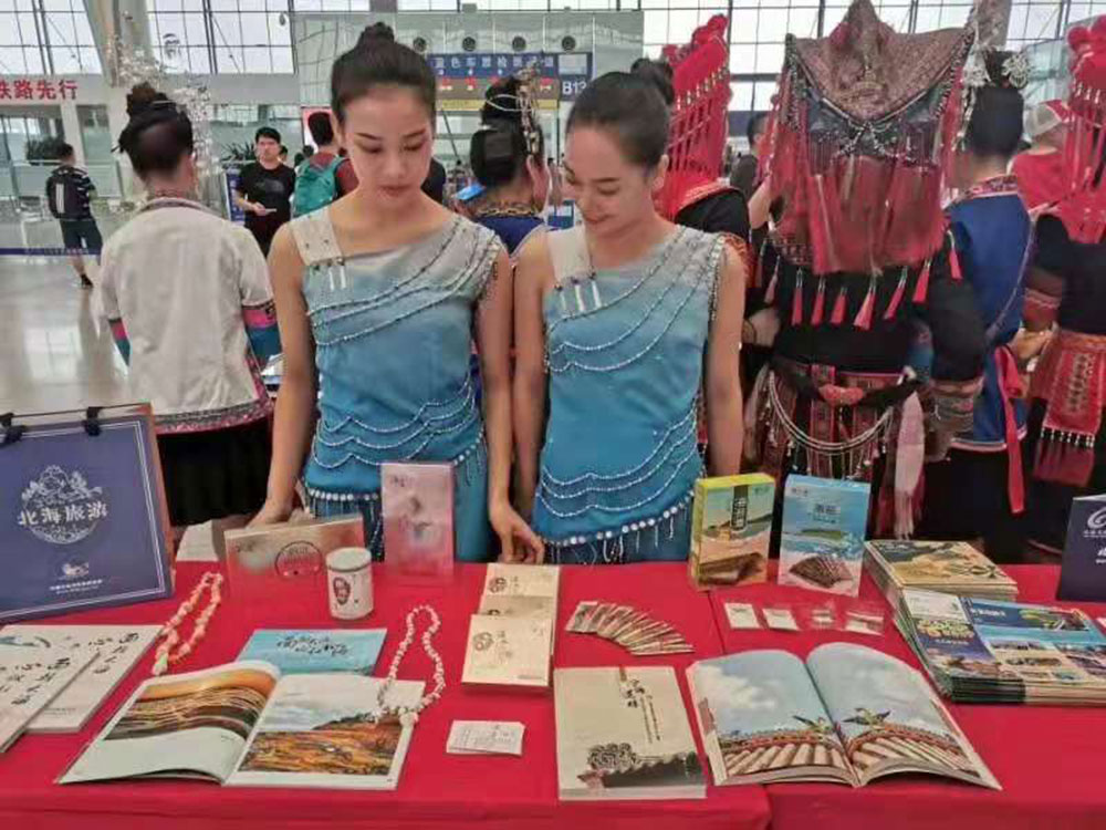 搭乘首發(fā)高鐵，海真珠珍珠粉抵達(dá)東方明珠